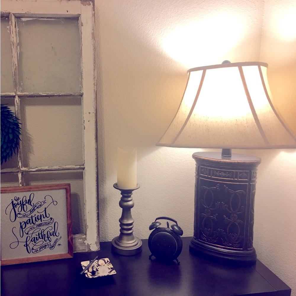Havertys bedside lamp
